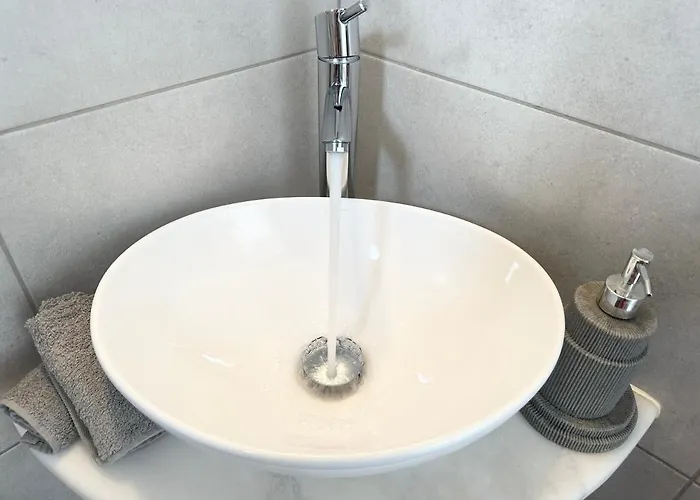 Omma, Main Street Pensionat Antiparos