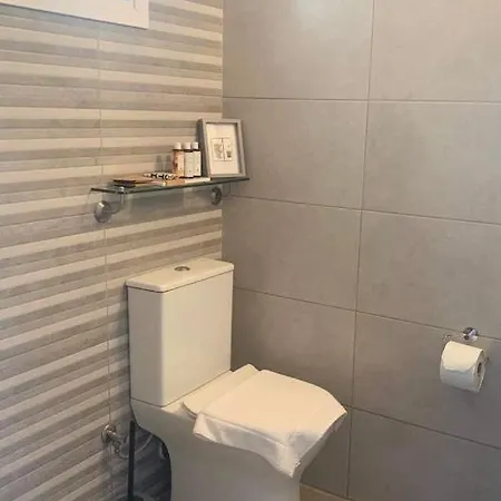 Omma, Main Street Antiparos