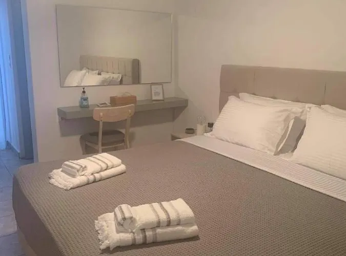 Omma, Main Street Guest house