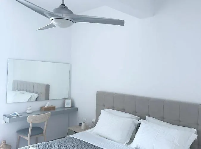 Omma, Main Street Guest house 4*