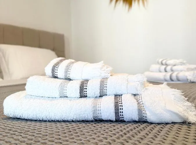 Omma, Main Street Guest house 4*